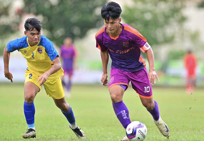 Tiền đạo Hoài Phong mới được đôn từ U19 B.Bình Dương lên đội 1 từ giữa mùa giải này