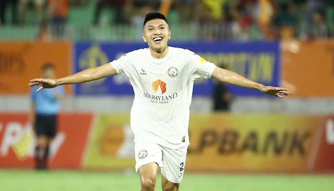 Dương Văn KHoa xứng đáng là người hùng của Bình Định ở trận đấu này. Ảnh: CTV