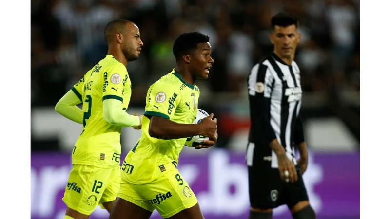 So sánh lực lượng giữa hai đội